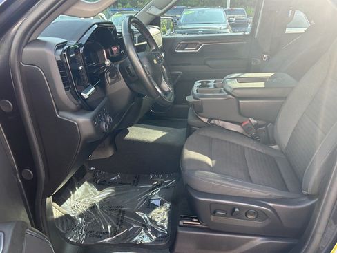 Used 2024 Chevrolet Silverado 1500 LT AWD/4WD image 19