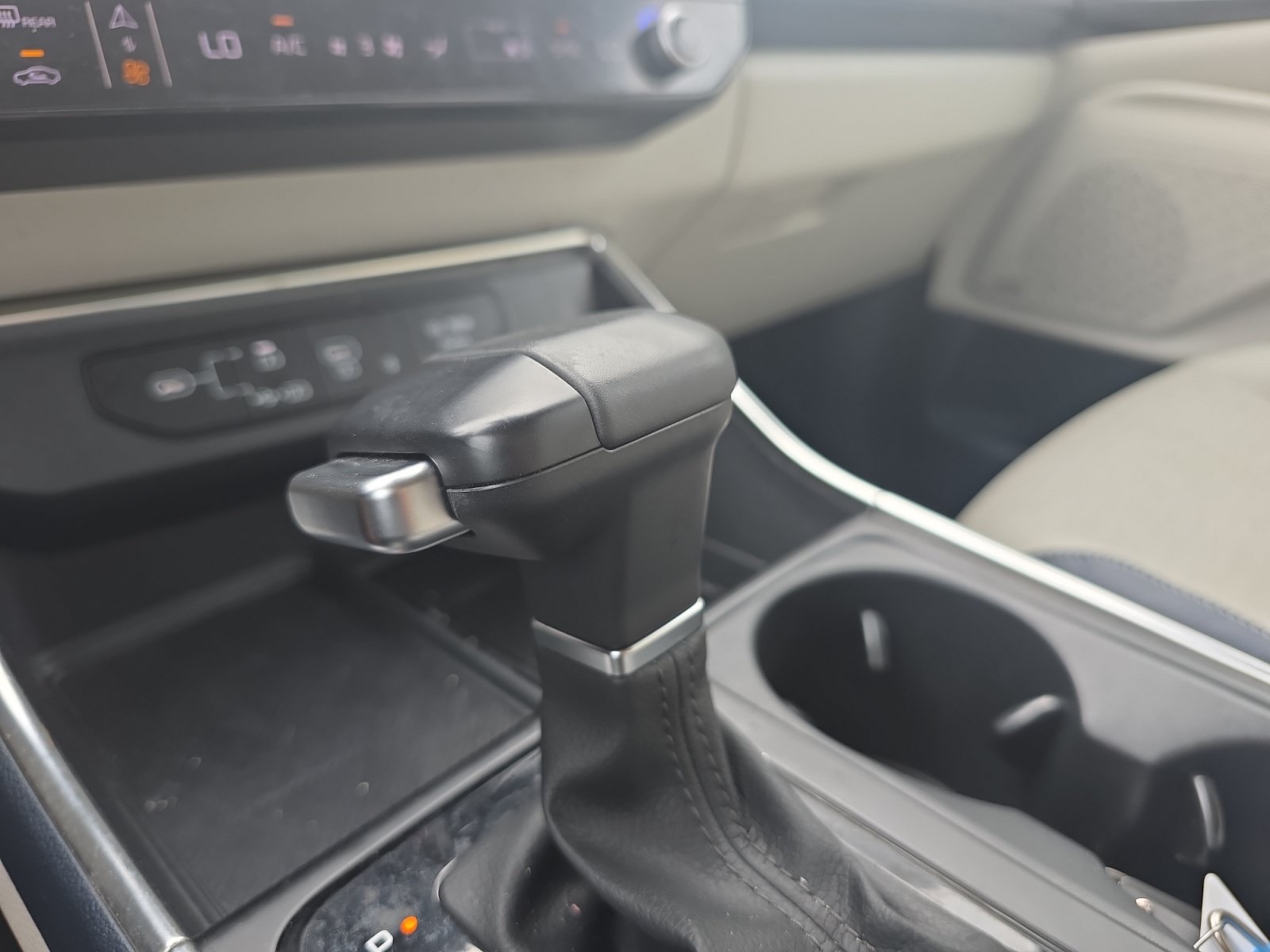 Certified 2025 Kia Carnival SX Prestige FWD image 19