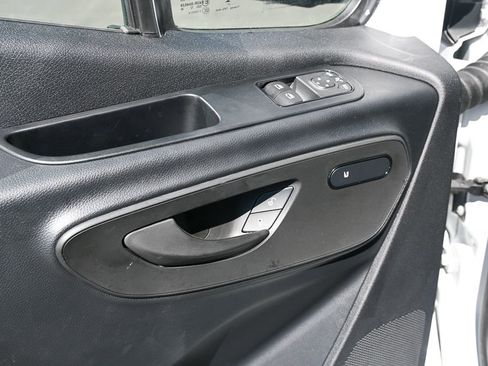 Used 2025 Mercedes-Benz Sprinter 2500 image 8