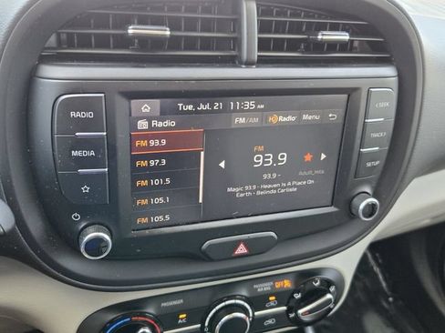 Used 2023 Kia Soul LX w/ Option Group 015 FWD image 18