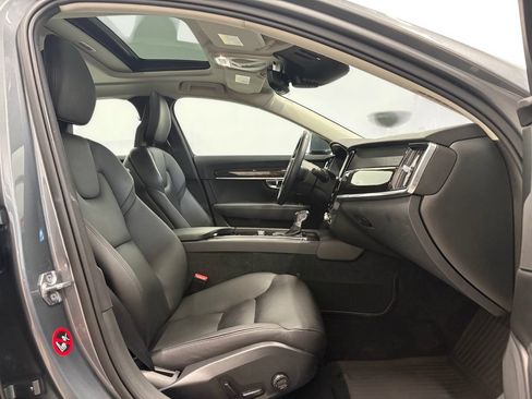 Used 2017 Volvo S90 T6 Momentum w/ Vision Package AWD/4WD image 14