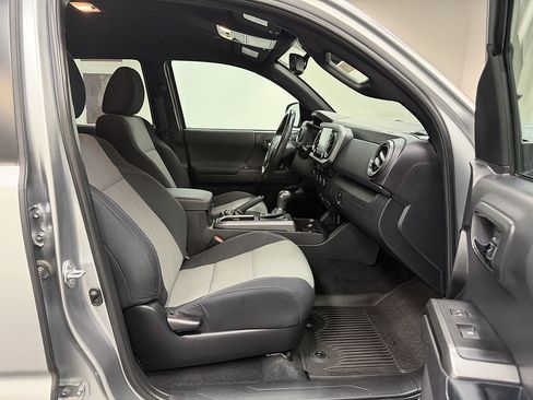 Used 2022 Toyota Tacoma TRD Sport AWD/4WD image 19