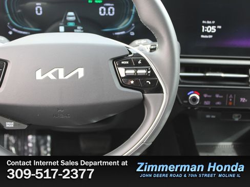 Used 2024 Kia Niro EX image 13