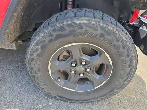 Used 2022 Jeep Gladiator Rubicon w/ Cold Weather Group AWD/4WD image 6