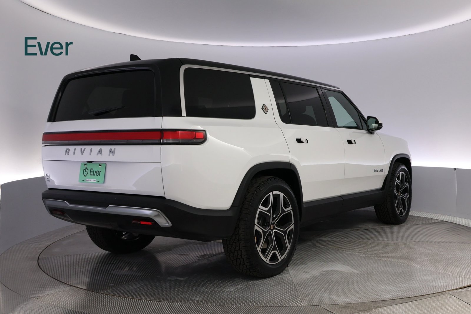 Used 2026 Rivian R1S Adventure Tri AWD/4WD image 3