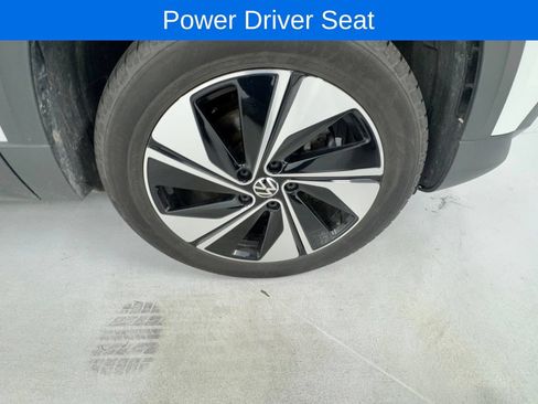 Used 2023 Volkswagen Taos SE AWD/4WD image 8