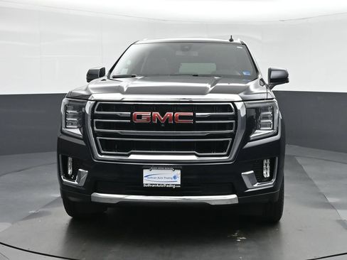Used 2022 GMC Yukon XL SLT w/ SLT Premium Package AWD/4WD image 2