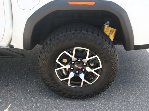 Used 2024 GMC Canyon AT4X AWD/4WD image 35