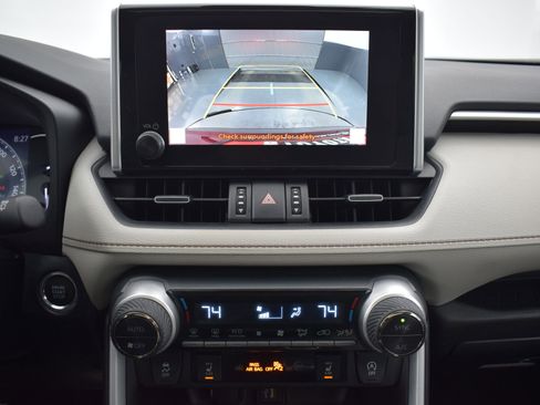 Used 2023 Toyota RAV4 XLE Premium image 18