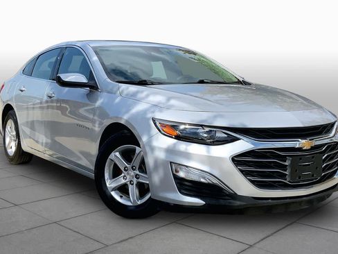 Used 2022 Chevrolet Malibu LS w/ Driver Confidence Package II FWD image 3