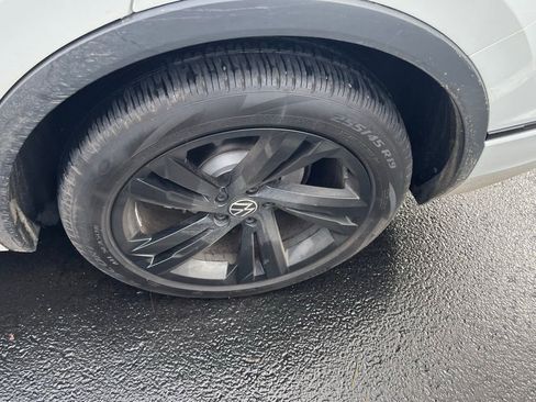 Used 2024 Volkswagen Tiguan SE R-Line image 5