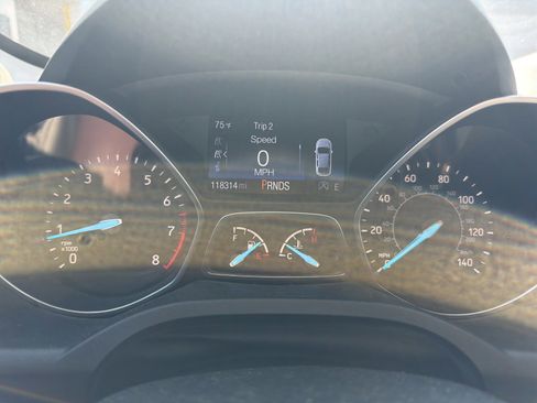 Used 2018 Ford Escape SE w/ SE Sync 3 Package AWD/4WD image 8