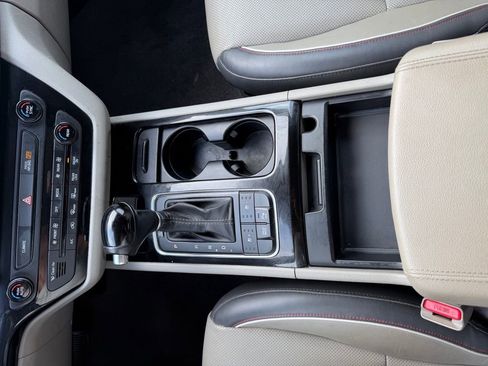 Used 2015 Kia Sedona SX FWD image 19