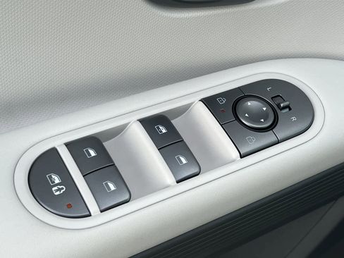 New 2026 Hyundai Ioniq 5 SE image 13