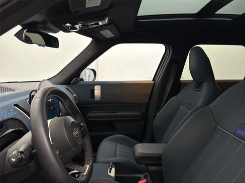 Used 2025 MINI Cooper Countryman S w/ Comfort Package Max image 24