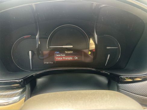 Used 2017 Cadillac XT5 Premium Luxury FWD image 28