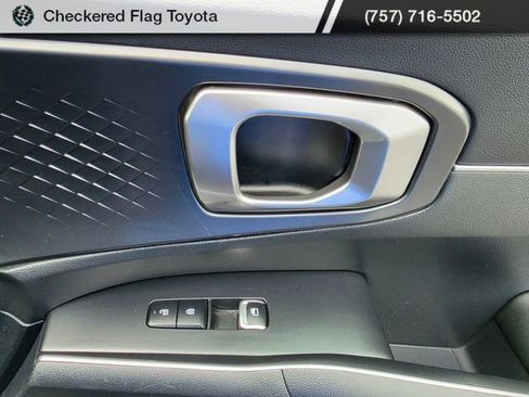 Used 2024 Kia Sorento S FWD image 46