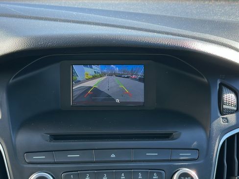 Used 2015 Ford Focus SE w/ Equipment Group 201A image 21