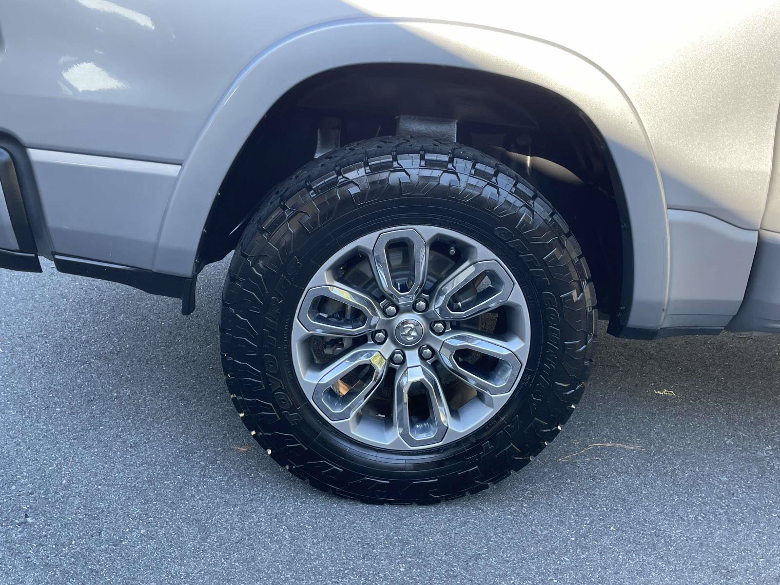 Used 2020 RAM 1500 Laramie w/ Sport Appearance Package AWD/4WD image 7