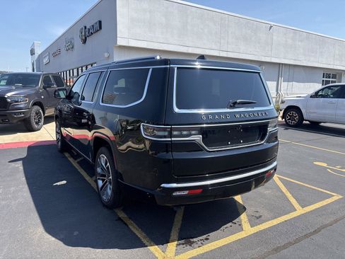 Used 2025 Jeep Grand Wagoneer L Series III w/ Rear Seat Video Group 1 AWD/4WD image 7