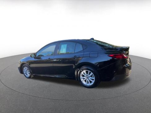 Used 2025 Toyota Camry LE image 9