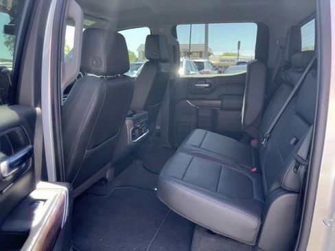 Used 2020 GMC Sierra 1500 SLT RWD image 18