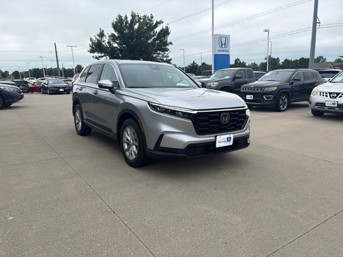 Used 2024 Honda CR-V EX image 3