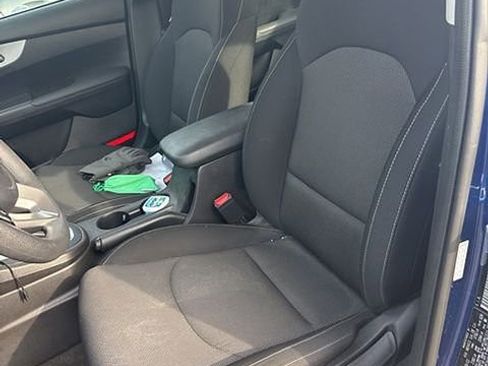 Used 2023 Kia Forte LXS w/ LXS Technology Package image 7