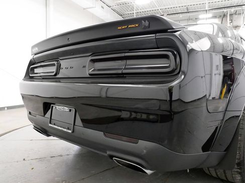 Used 2022 Dodge Challenger R/T Scat Pack RWD image 32