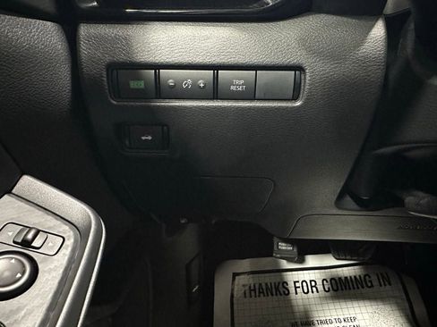 Used 2025 Nissan Sentra SV image 17