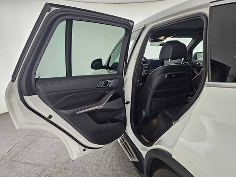 Used 2024 BMW X5 xDrive50e image 15