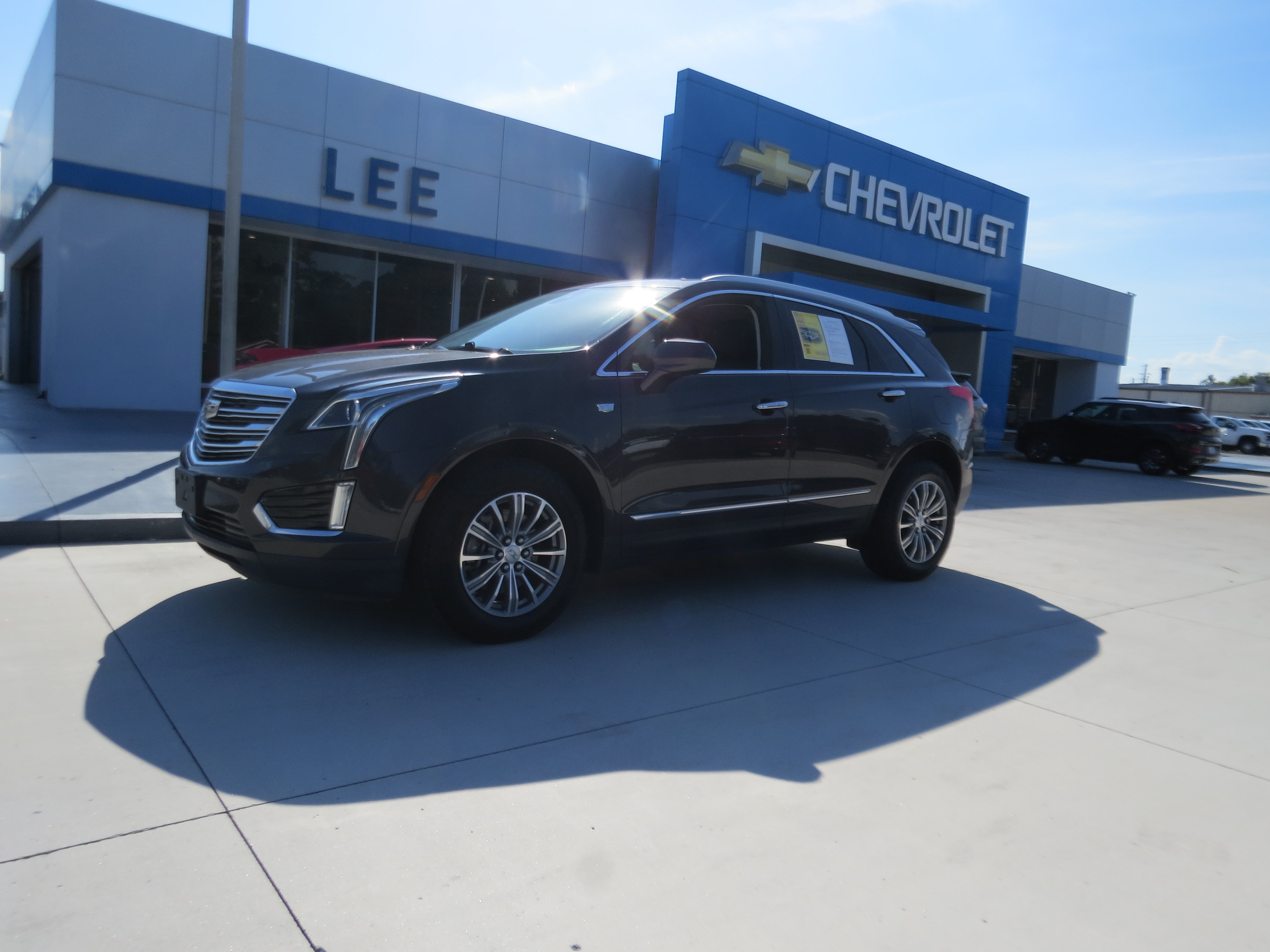 Certified 2017 Cadillac XT5 Luxury w/ Driver Awareness Package FWD image 1