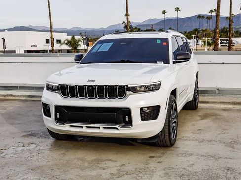 Used 2021 Jeep Grand Cherokee L Overland w/ Advanced Protech Group III AWD/4WD image 4
