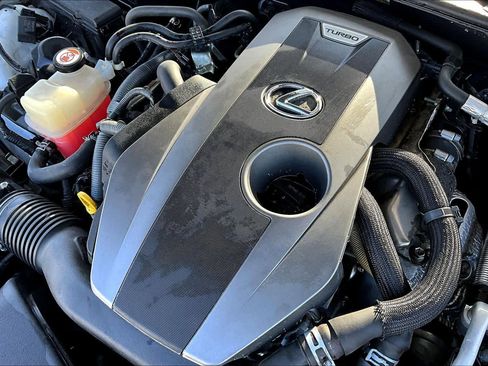 Used 2017 Lexus RC 200t image 32