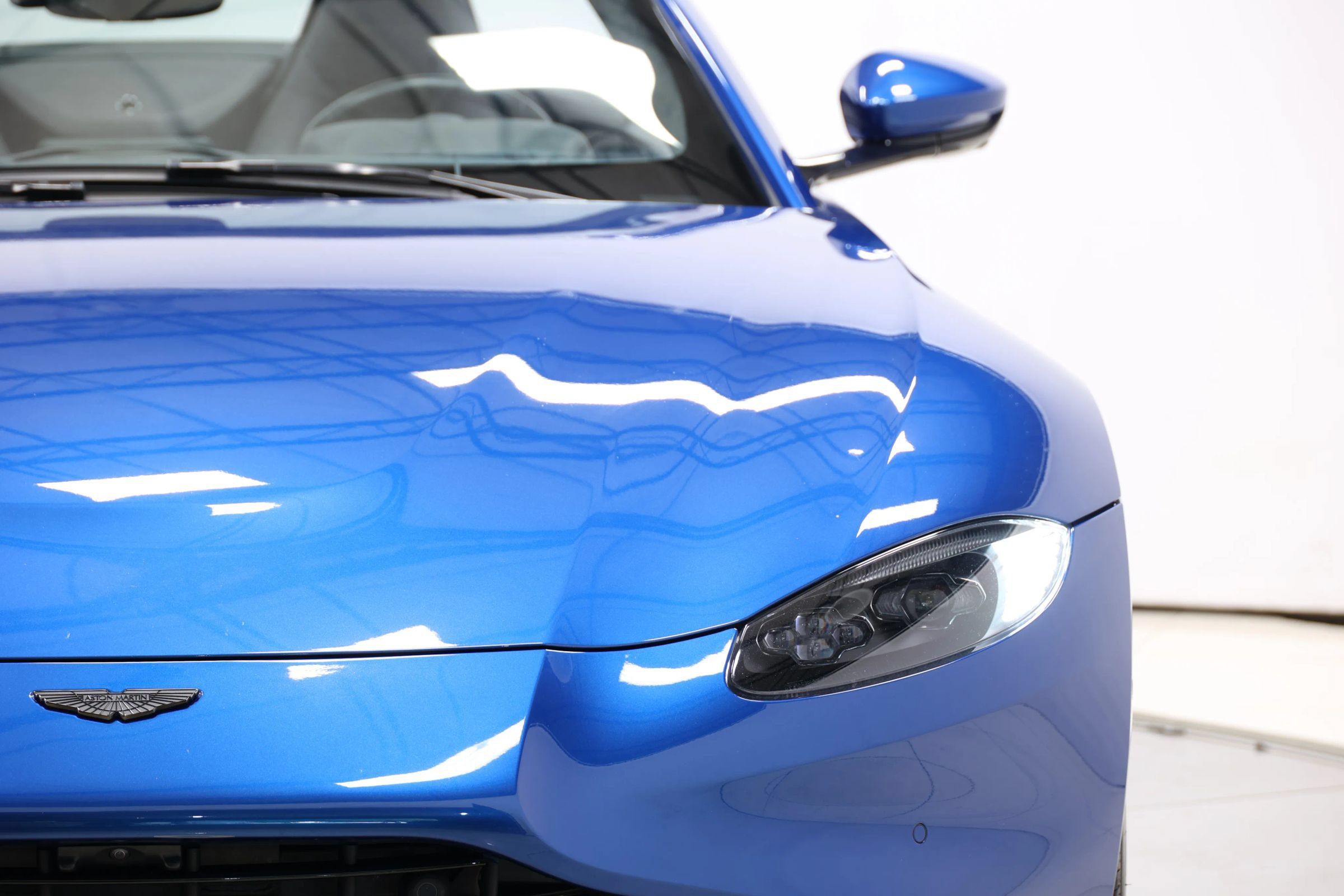 Used 2023 Aston Martin V8 Vantage Roadster RWD image 84