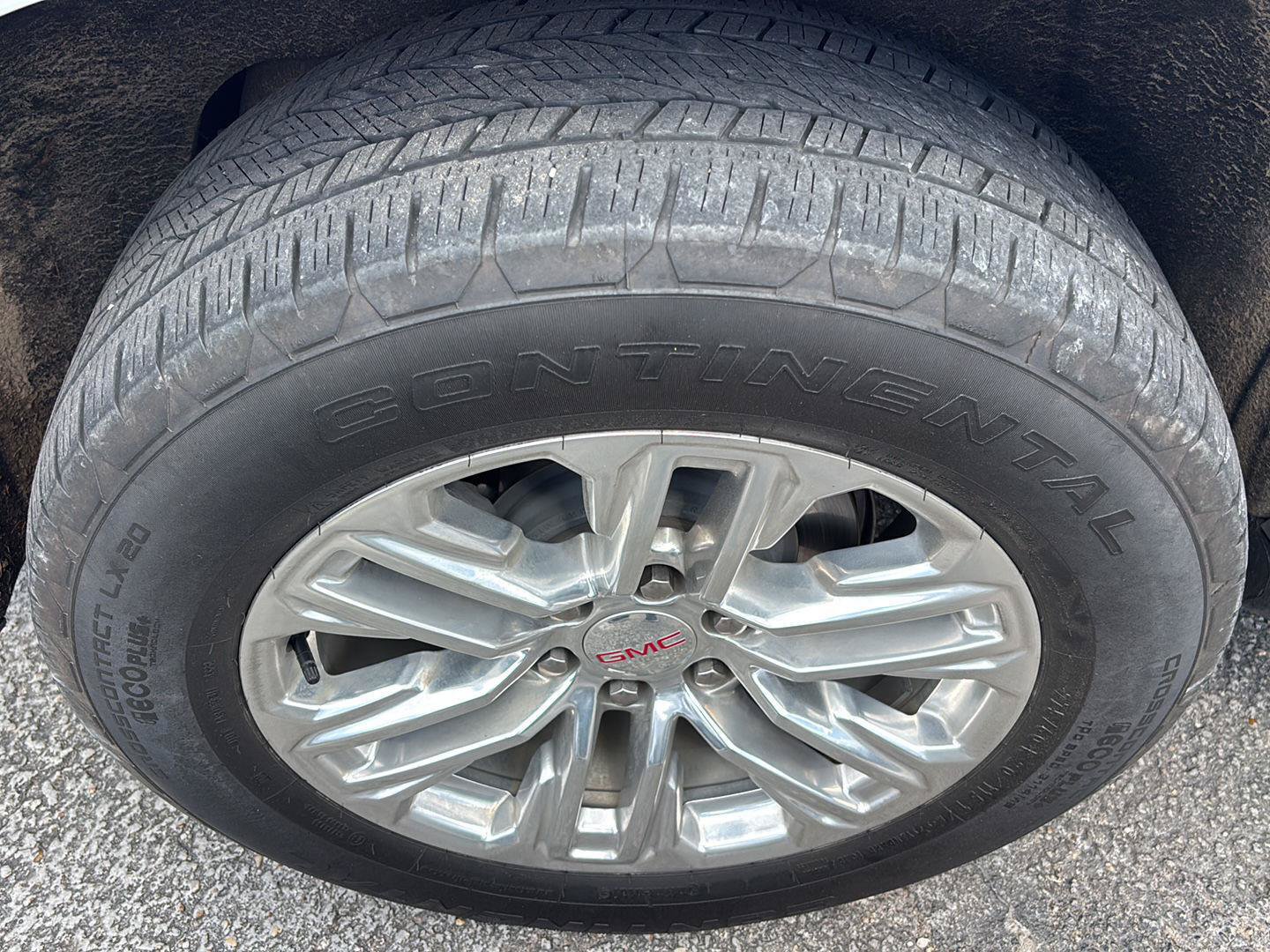 Used 2023 GMC Yukon SLT RWD image 10