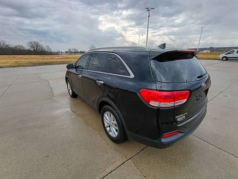 Used 2016 Kia Sorento LX image 13