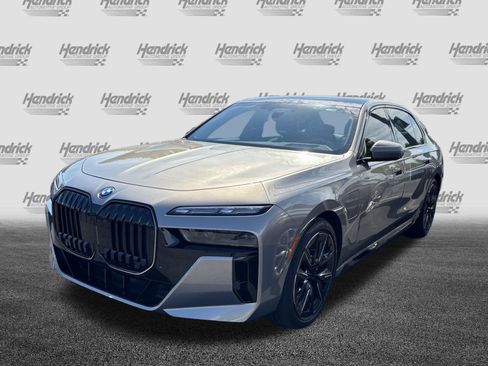 Certified 2025 BMW 750e xDrive w/ Executive Package AWD/4WD image 6