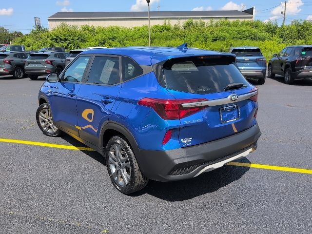 Used 2021 Kia Seltos LX AWD/4WD image 3