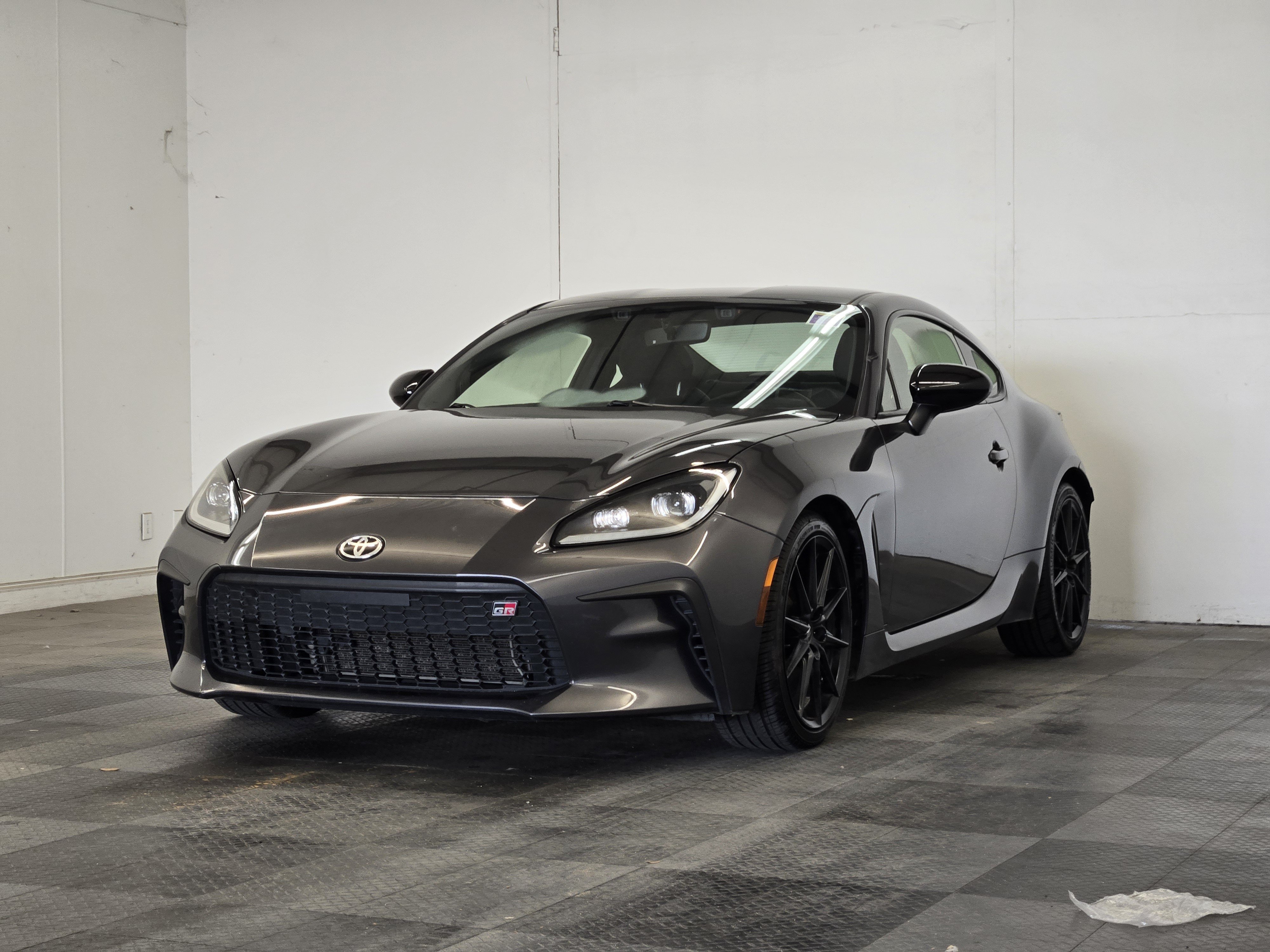 Used 2023 Toyota GR86 Premium RWD image 4