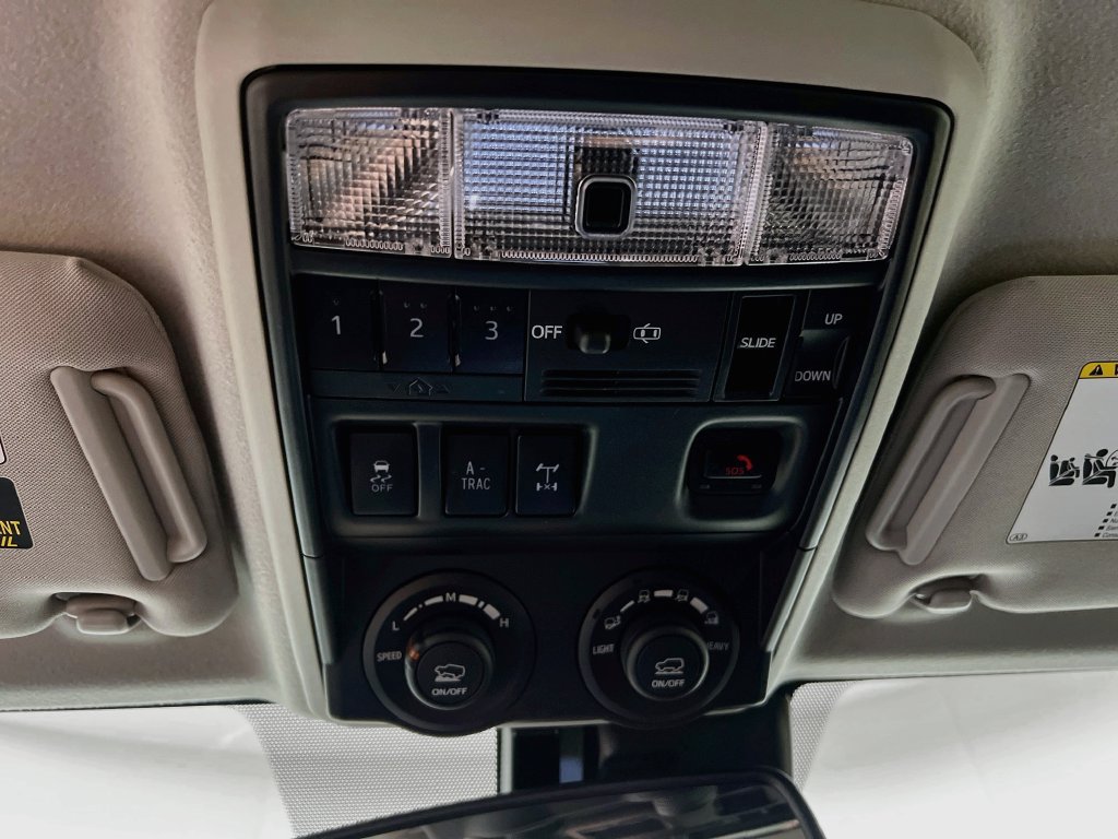 Used 2023 Toyota 4Runner TRD Off-Road Premium w/ Moonroof Package AWD/4WD image 18