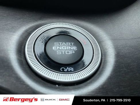 Used 2022 Jeep Grand Cherokee Limited image 19