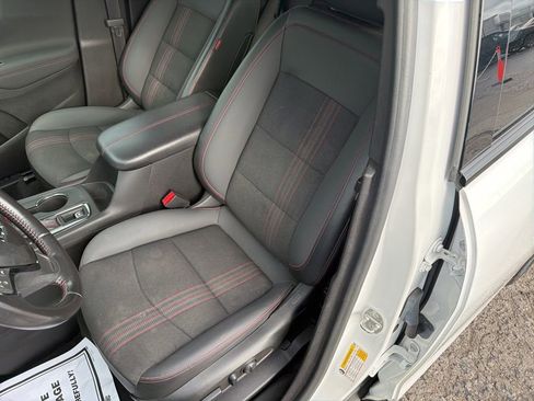 Used 2022 Chevrolet Equinox RS image 12
