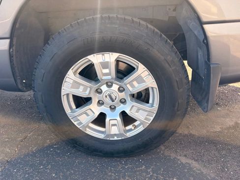 Used 2018 Nissan Titan SV w/ SV Convenience Package RWD image 7