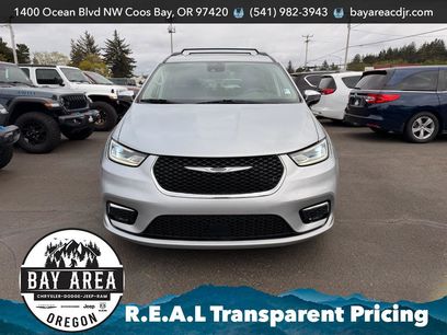 Used 2023 Chrysler Pacifica Limited