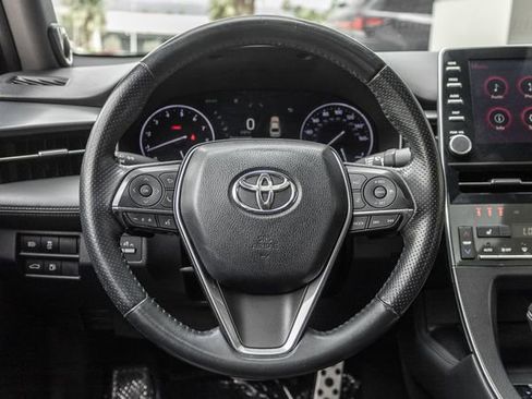 Used 2019 Toyota Avalon XSE image 9