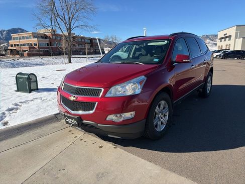 Used 2012 Chevrolet Traverse LT image 3