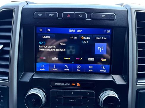 Used 2019 Ford F150 Lariat w/ Equipment Group 502A Luxury AWD/4WD image 16
