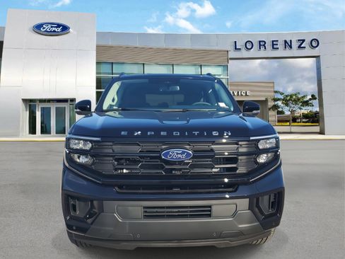 New 2025 Ford Expedition Active image 2