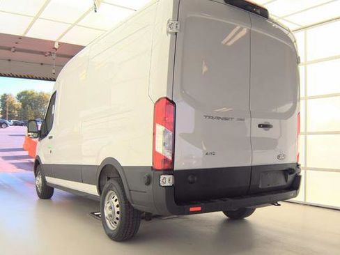 Used 2024 Ford Transit 250 148 Medium Roof Extended AWD w/ Load Area Protection Package image 4